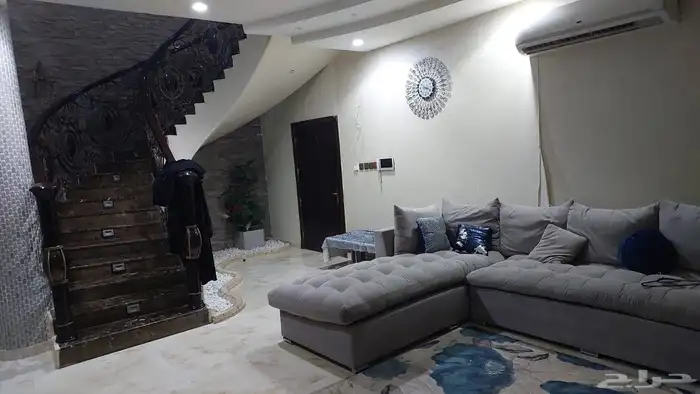 للبيع فله مع شقتين تجمع بين السكن المميز والاستثمار الذكي 12