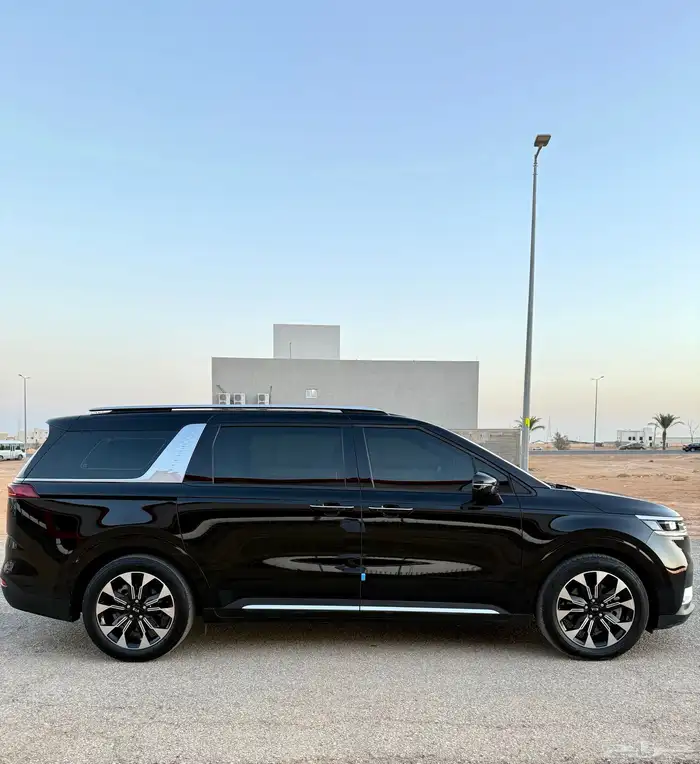 كرنفال 2021 بنزين فل كامل 9