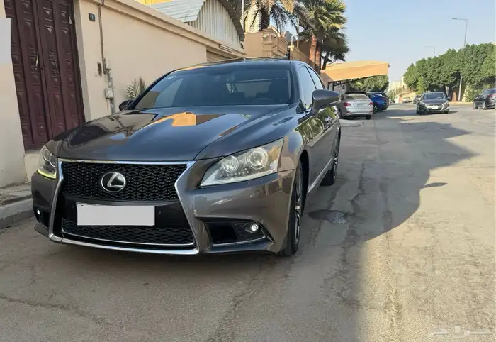 Lexus LS460 fSport 0