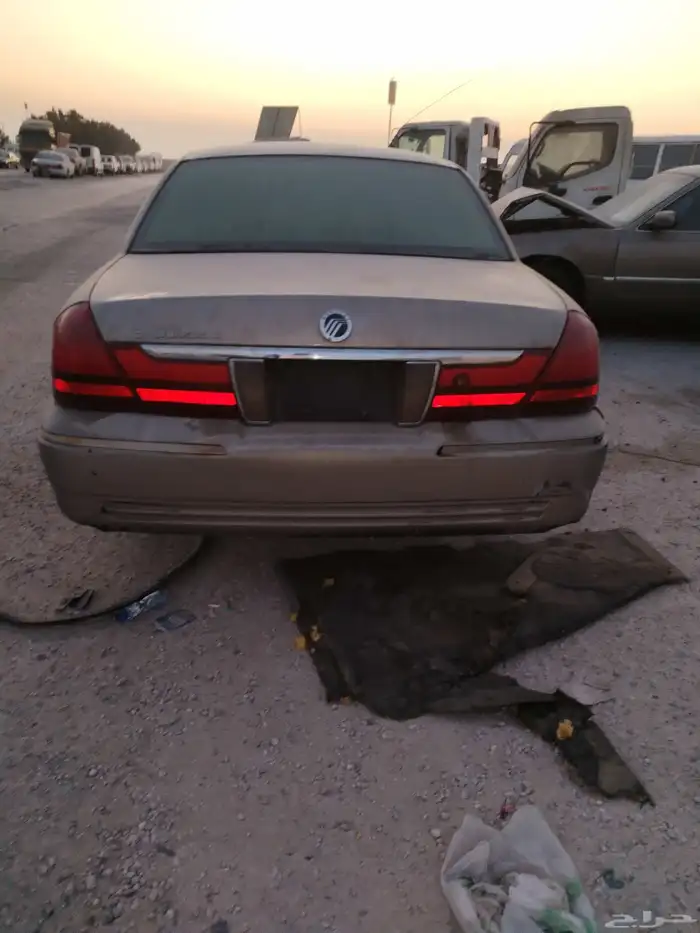 فورد جراند ماركيز 2004 تشليح قطع غيار 1