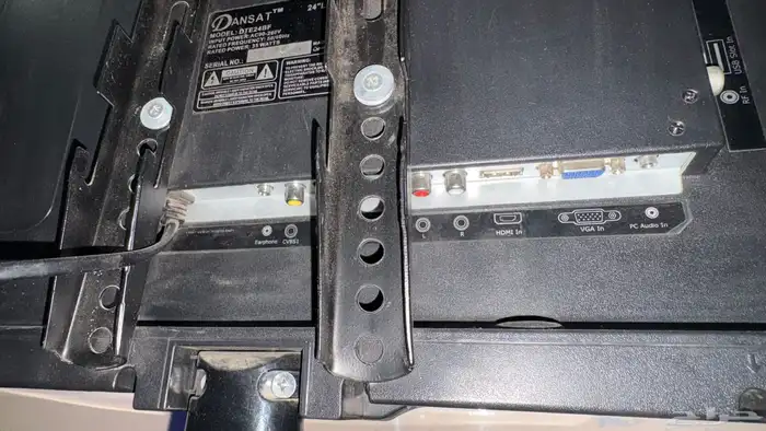 تلفزيون DANSAT التلفزون فخم وشغال ونحيف ومعه ريموته 5