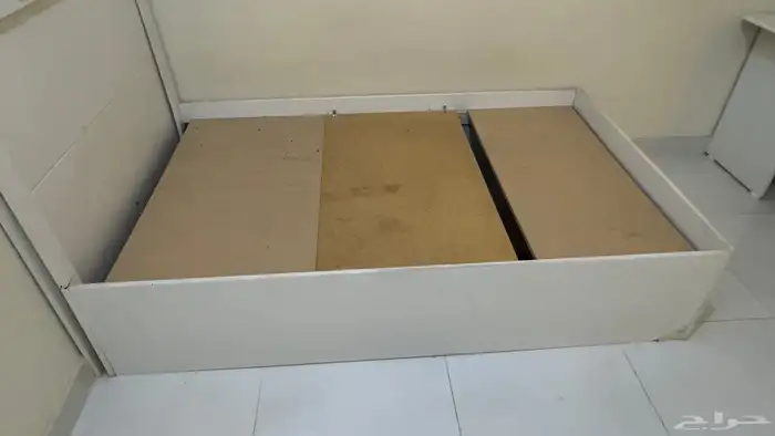 سرير و مكتبه وكرسي 3