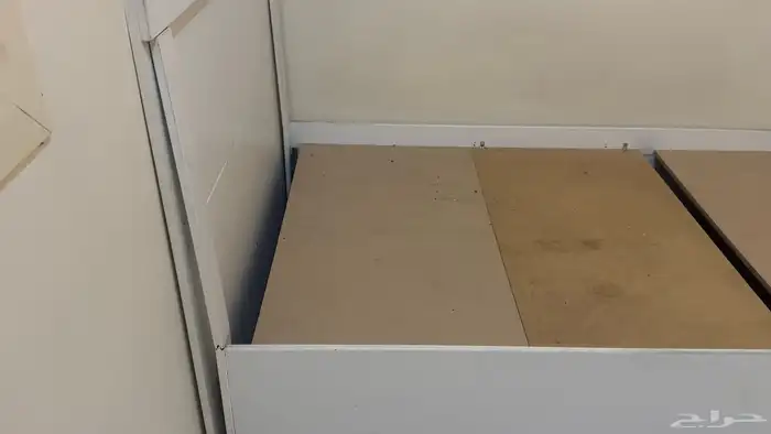 سرير و مكتبه وكرسي 0