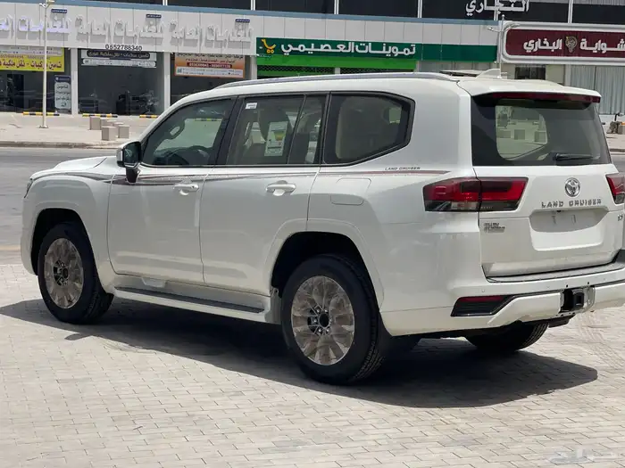 لاند كروزر GXR L4. بريمي 2025 بالكاش والاقصاد 5