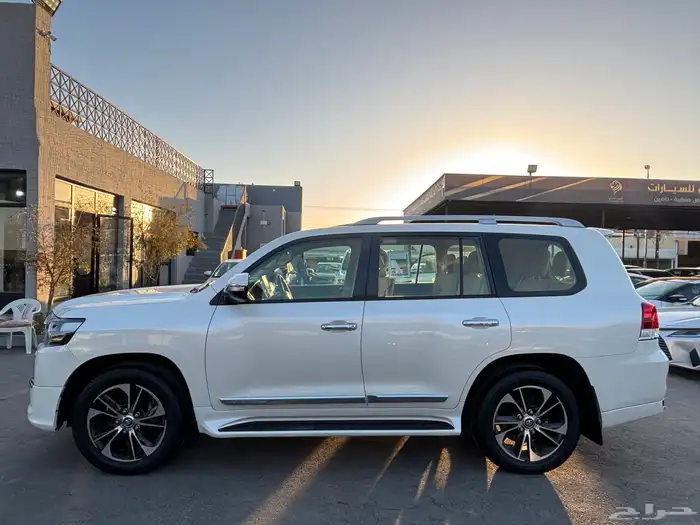 تويوتا لاند كروزر 2019 3