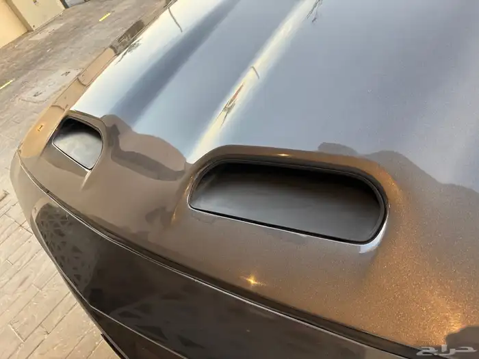 دوج تشالنجر 2022 8 سلندر لوحة دبي في الرياض 1