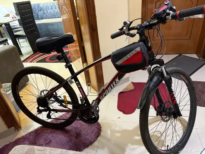 سيكل رياضي نظيف ومستخدم استخدام بسيط 0