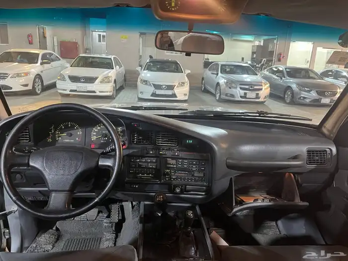 لاندكروزر VXR مخزن 8