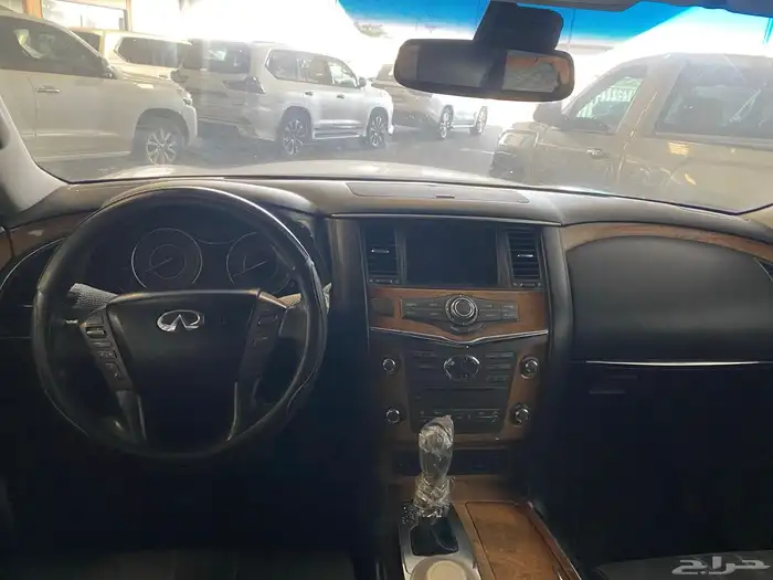 نيسان انفنتي QX56 2011 4