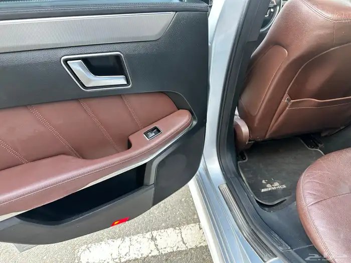 مرسيدس E300 2015 نظيف جدا مصين كامل 36