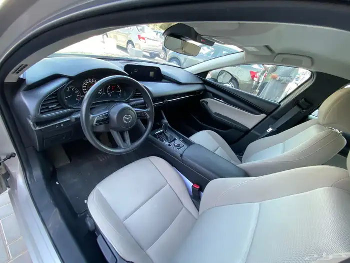 متوفر مجموعة مازدا 3 موديل 2024 38