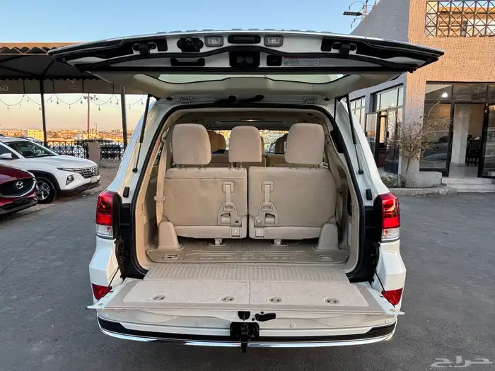 تويوتا لاند كروزر 2019 18