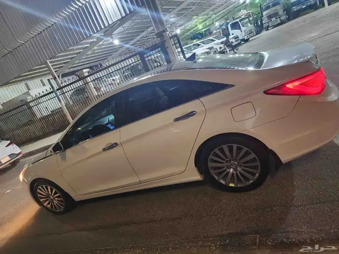 للبيع سوناتا موديل 2013 نظيفة جد ا وجاهزة للاستخدام 3