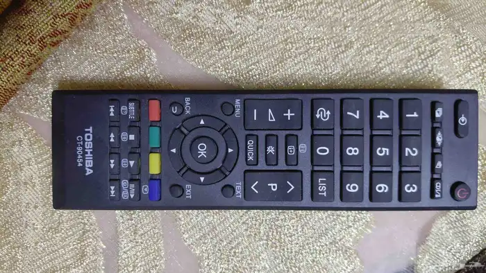 تلفزيون ماركة توشيبا اليابانية الأصلية مخزنة أستخدام قليل 6