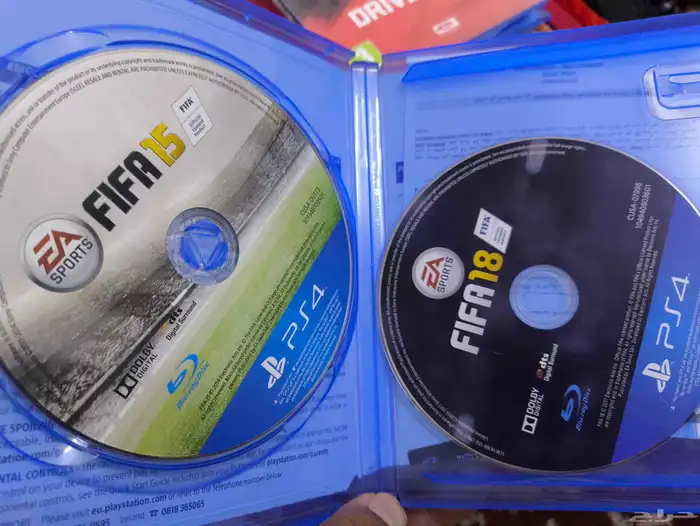 سوني فور سليم 500 غيغا مع ثلاث يدات 6