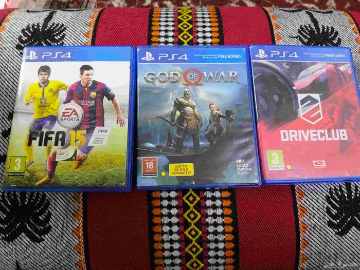 سوني فور سليم 500 غيغا مع ثلاث يدات 5