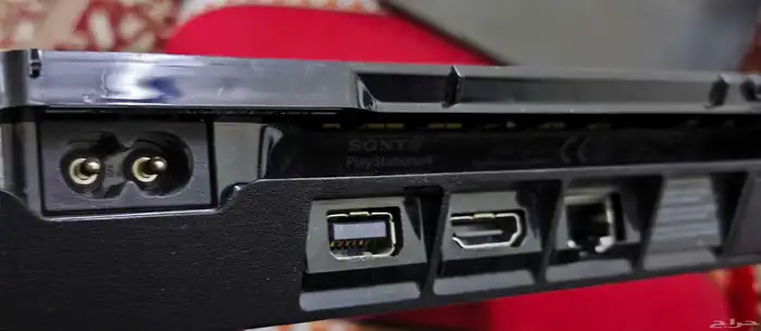 سوني فور سليم 500 غيغا مع ثلاث يدات 3