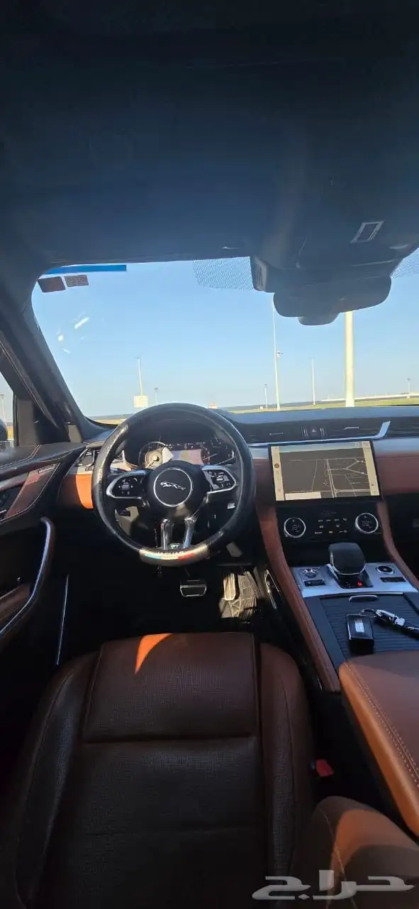 جاكوار f pace 2022 R dynamic 38