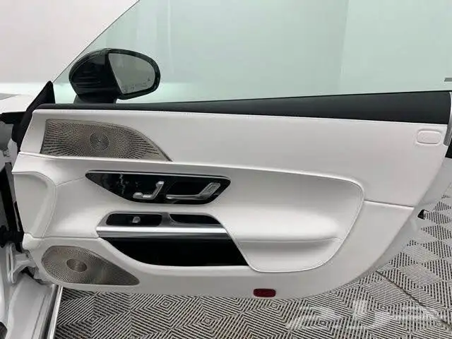 مرسيدس Maybach SL 680 2026 شبه أصفار 36