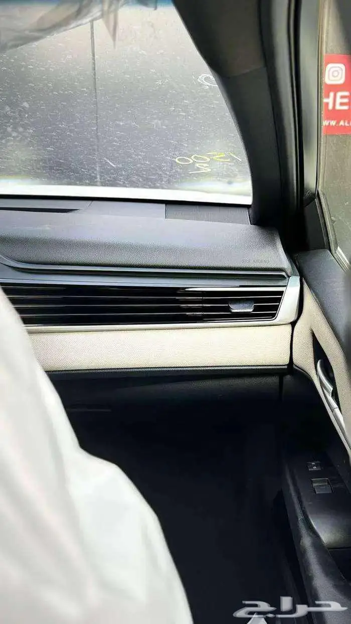 كامري E استاندر 2025 10