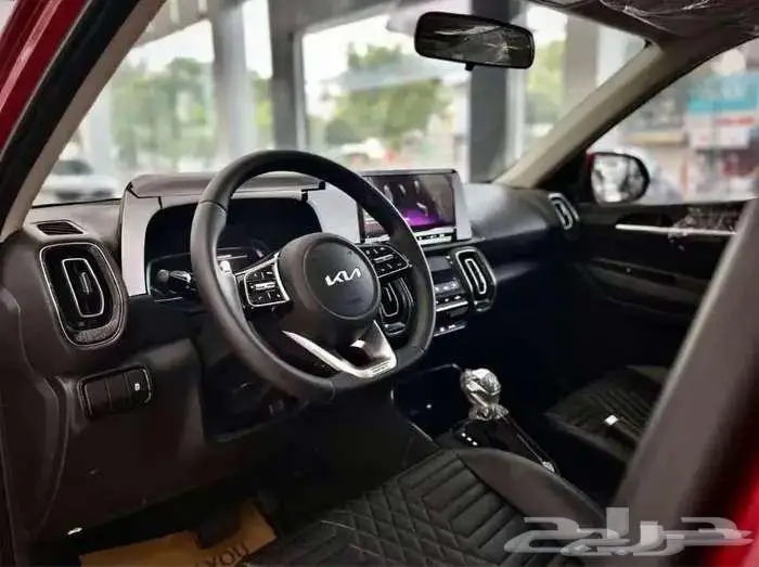 كيا سونت فل كامل فتحه سقف موديل 2024 5
