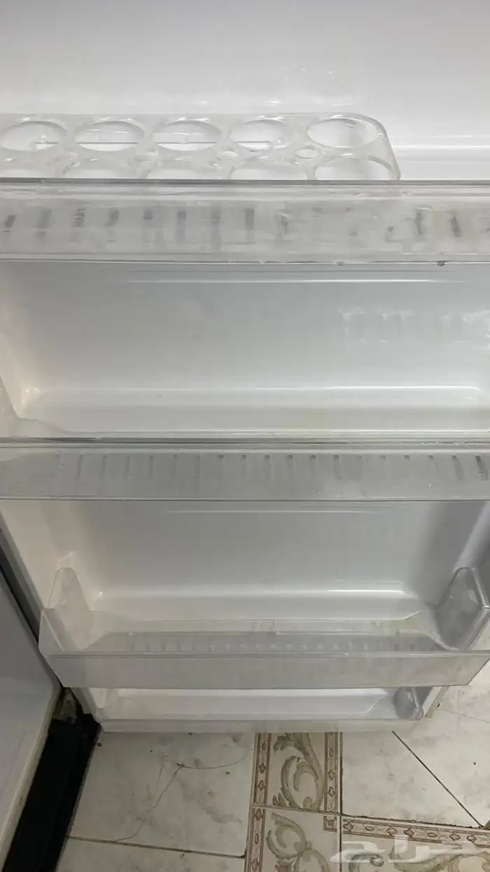 ثلاجة شارب نظيفه وتبريدها ممتاز 4