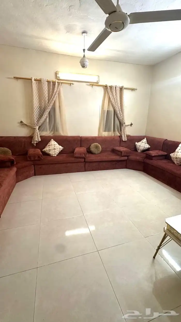 كنب مستخدم للبيع السعر الف مع الستاره التواصل خاص 0