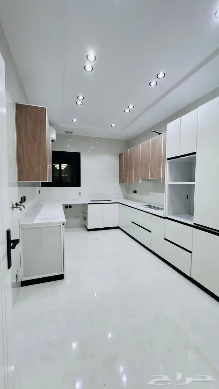 ملحق للبيع جديد 5 غرف وصاله حي الصفا ومصعد راكب ومطبخ جاهز 3