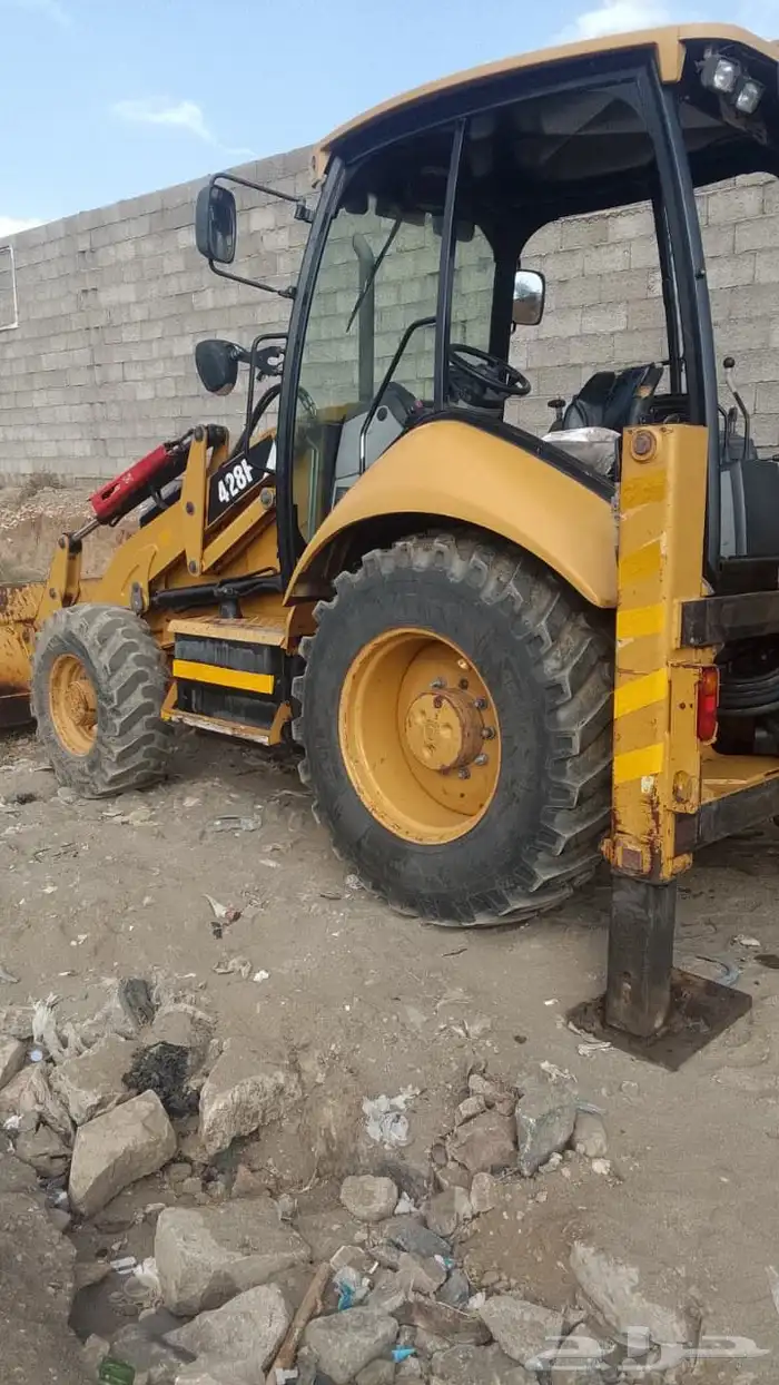 عرجا للايجار سواق محترف ومكان الشغل ابها 0