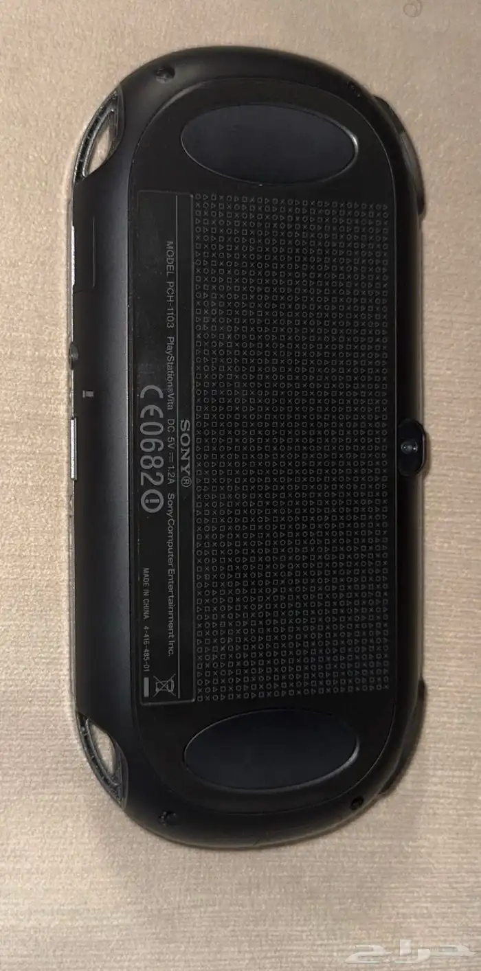 ps vita مهكر ونضيف مع ملحقاته 1