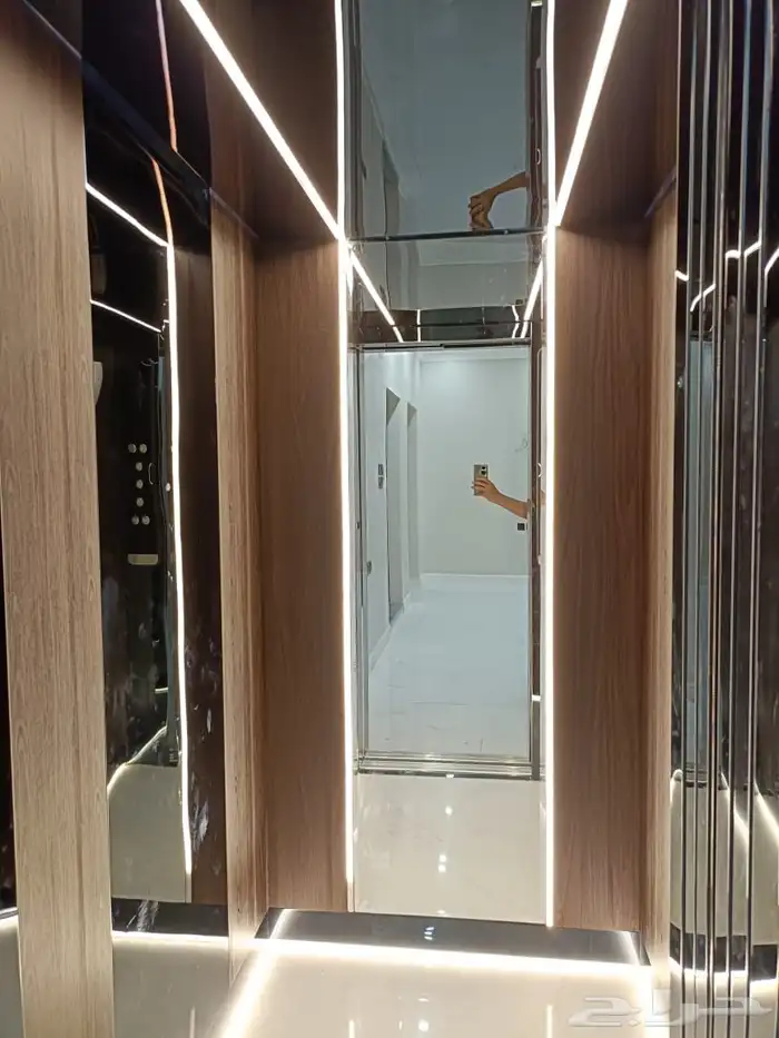 مصاعد تعيش العمر 0