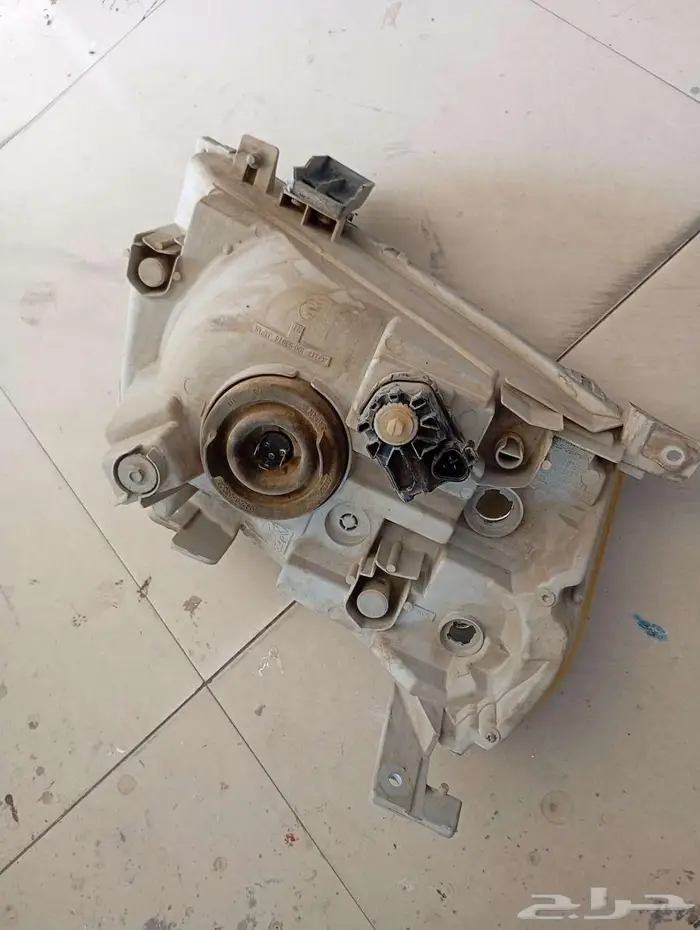 شمعة نور سوزوكي جراند فيتارا 2009 نضيفة جدا وكالة 1