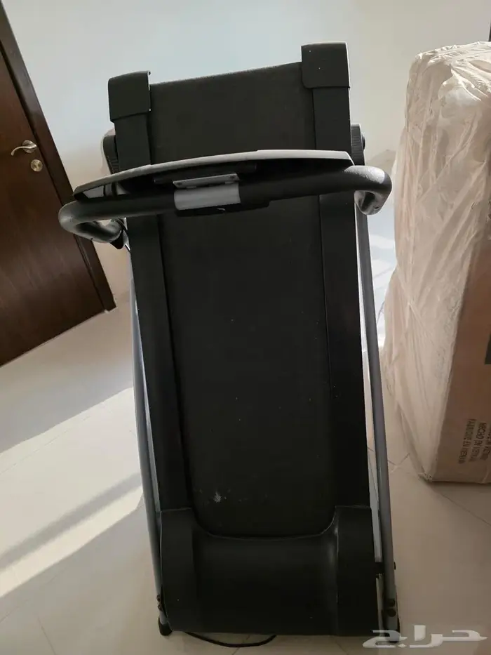 سير تريد ميل بحالة جيدة جدا مع زر أمان و شاشة إلكترونية 0