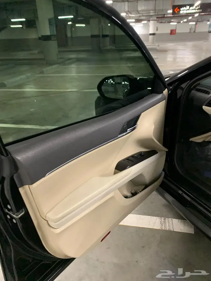 كامري اسود 23 7