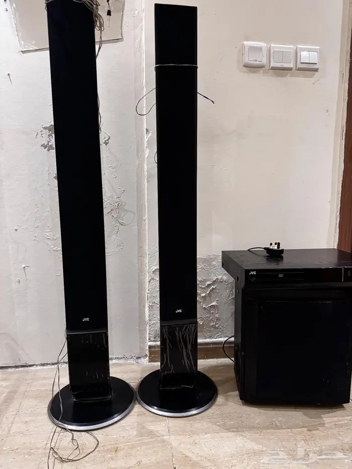 مجموعة مسرح منزلي للبيع بوضع جيد وصوت ممتاز 0