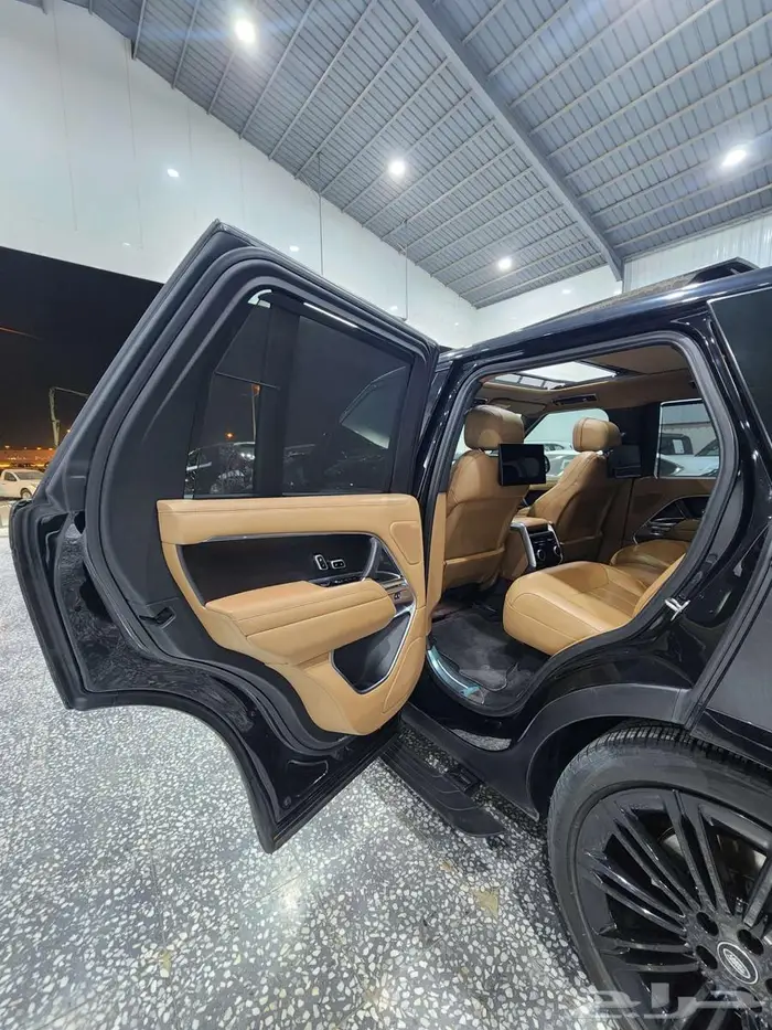 لاند روفر اوتو غرافي 2023 بلاك اديشن خليجي 13