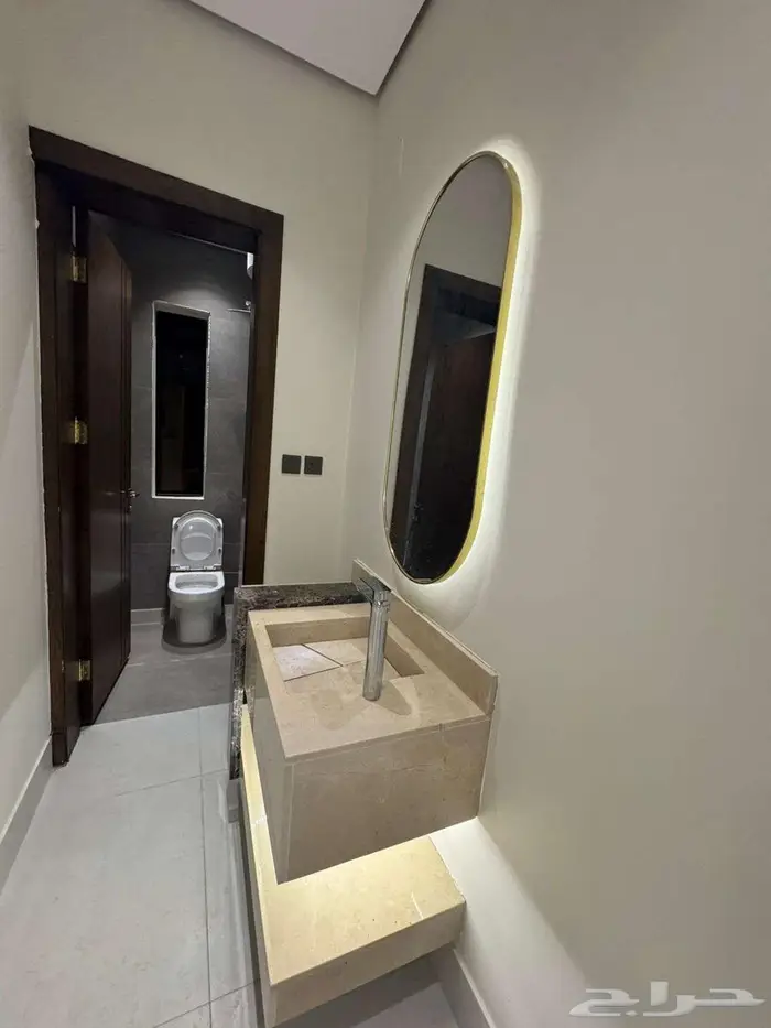 شقة دور ثاني للبيع بحي الاخضر 9