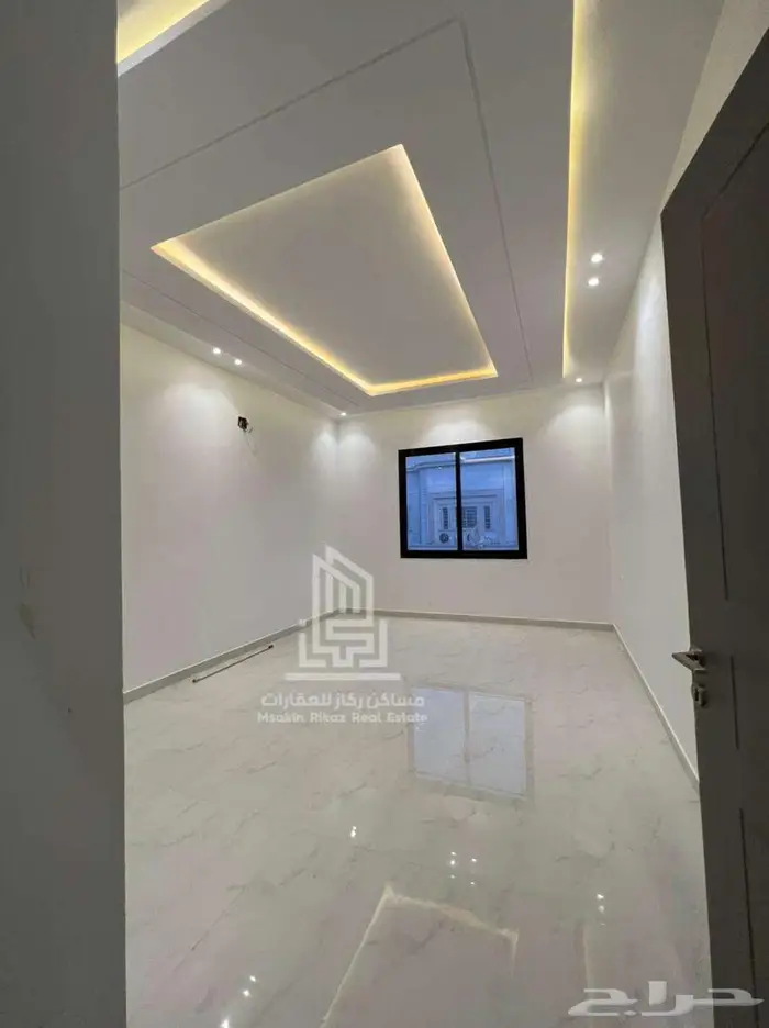 فيلا للبيع   تصميم عصري وموقع مميز في حي السعادة 4