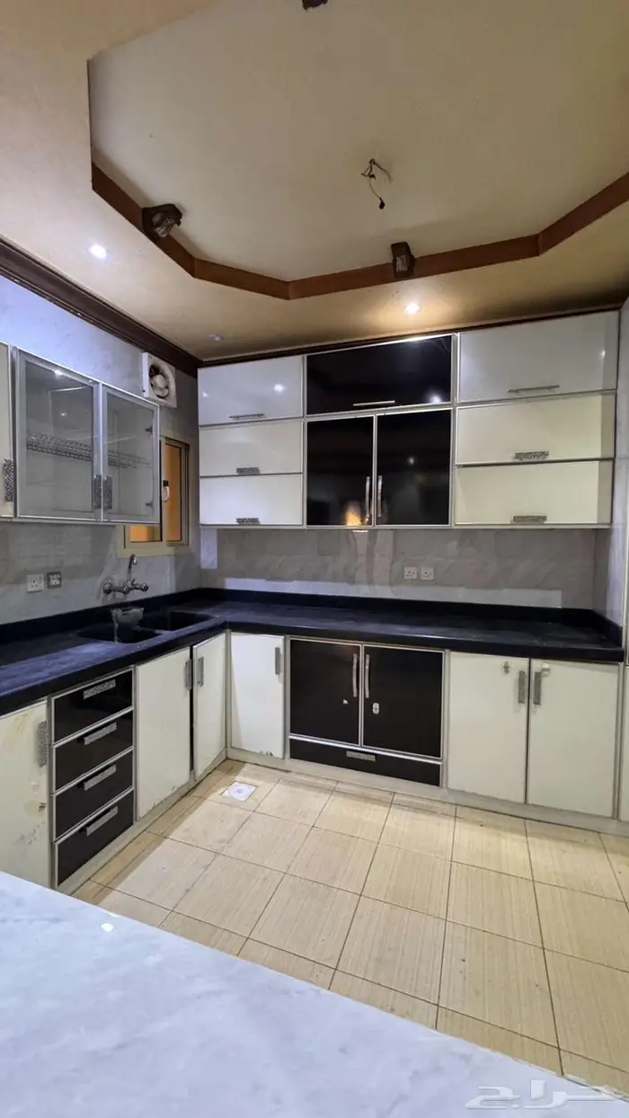 شقة أربع غرف وصالة جلوس للايجار السنوي جدة المروة 8