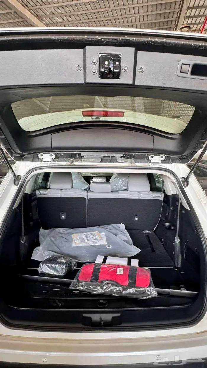 تويوتا هايلاندر LE دفع رباعى موديل 2025 6