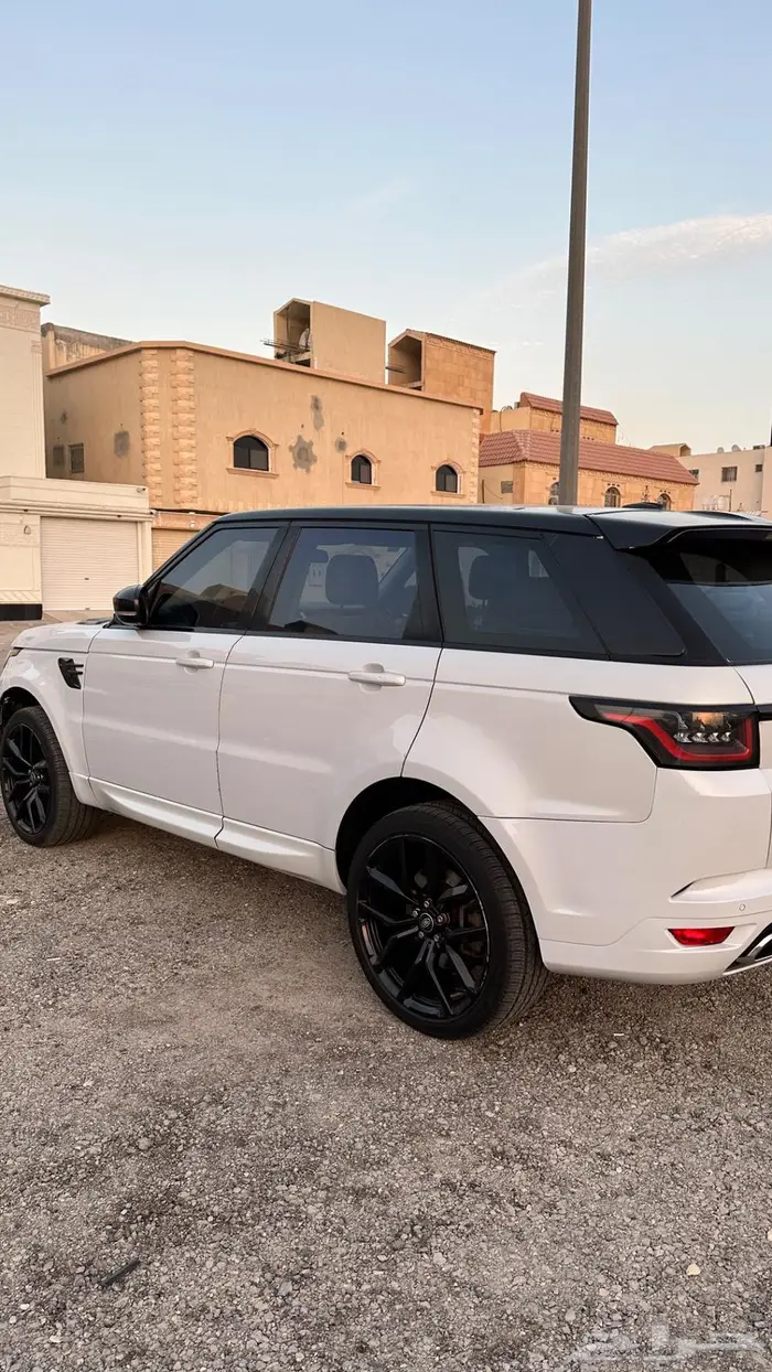 رنج روفر سبورت محول 2022 SVR 4