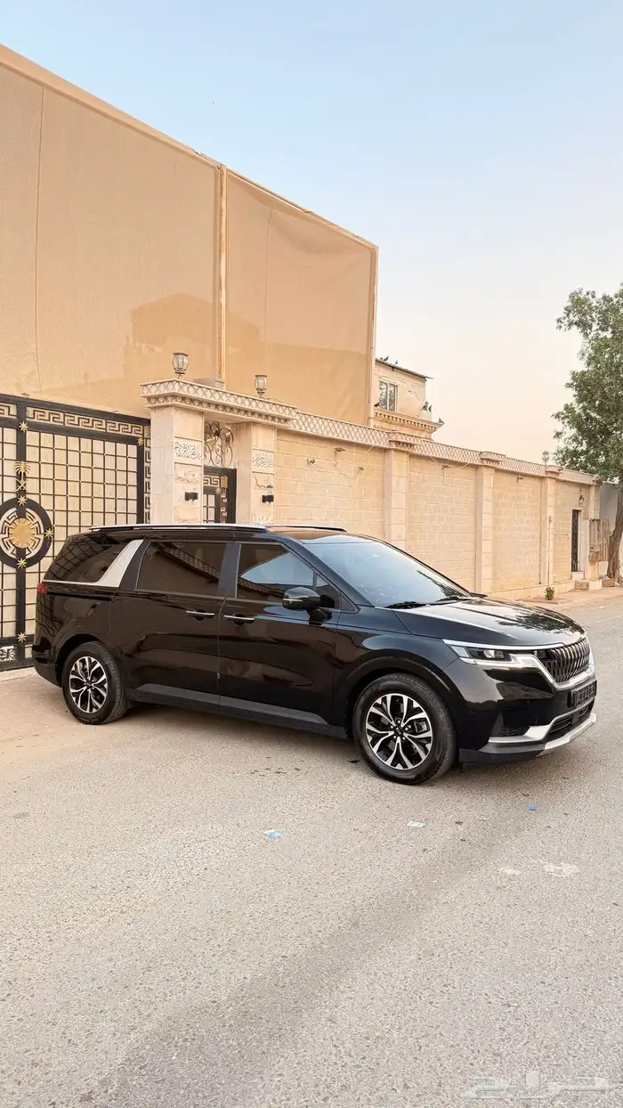 كيا كارنيفال 2021 ( ديزل ) فل كامل بحالة ممتازة 2