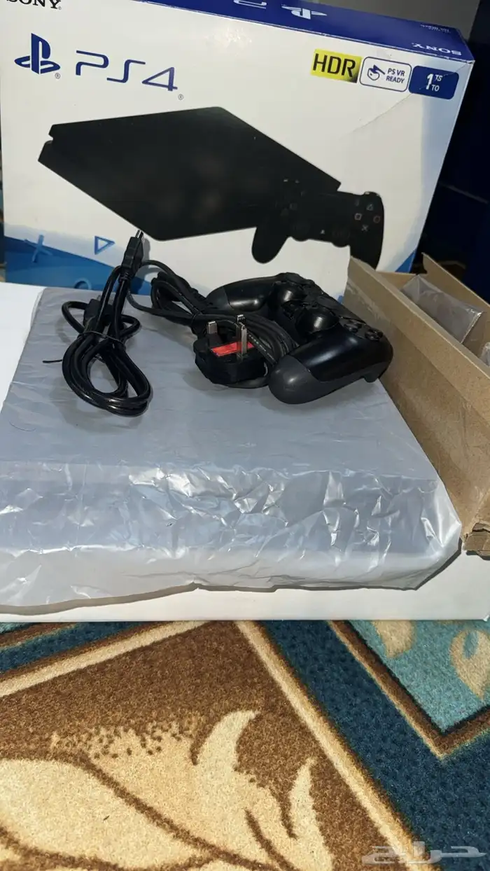 سوني 4 ون تيرا نظيفة جدا  استخدام شهر واحد بقراطيسه للبيع 0