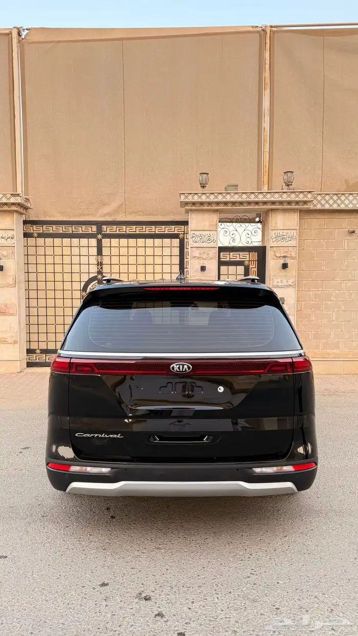 كيا كارنيفال 2021 ( ديزل ) فل كامل بحالة ممتازة 3