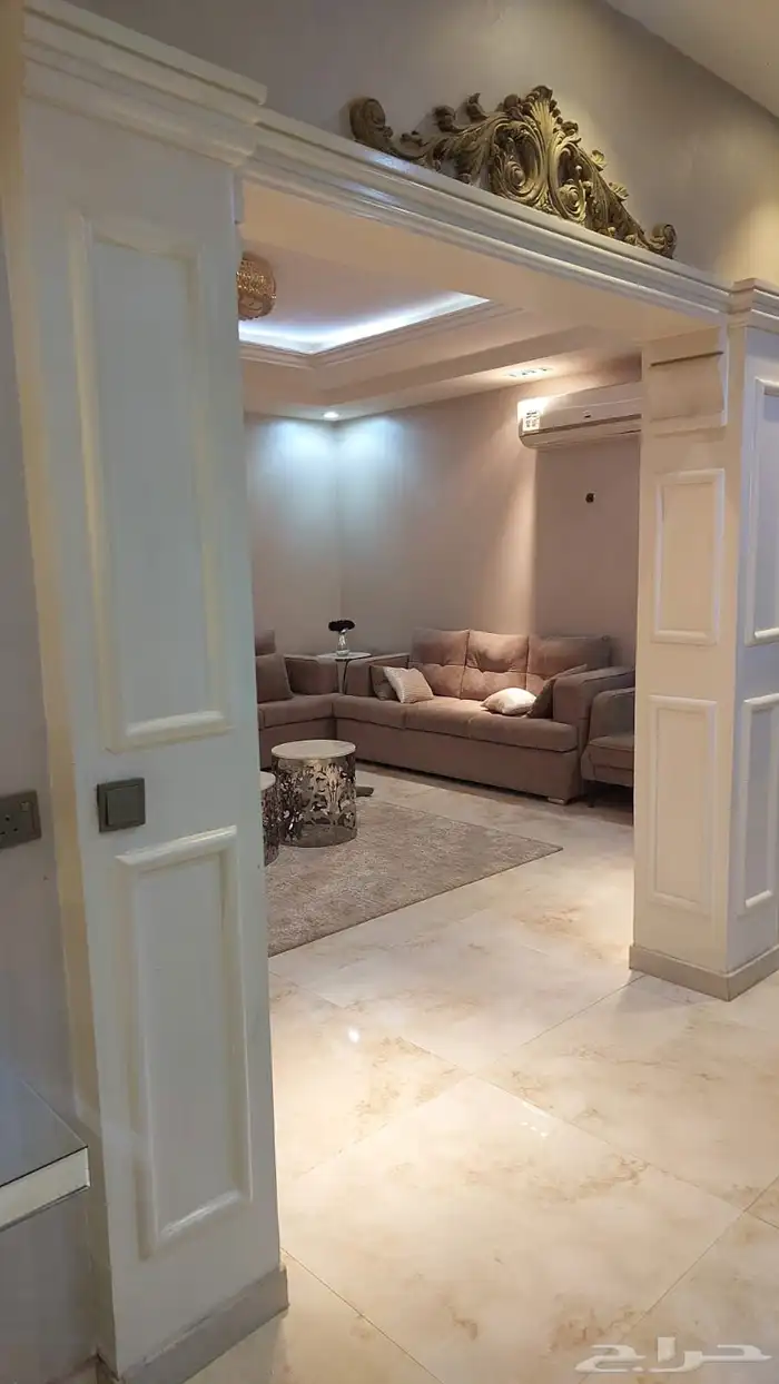 للبيع فله مع شقتين تجمع بين السكن المميز والاستثمار الذكي 11