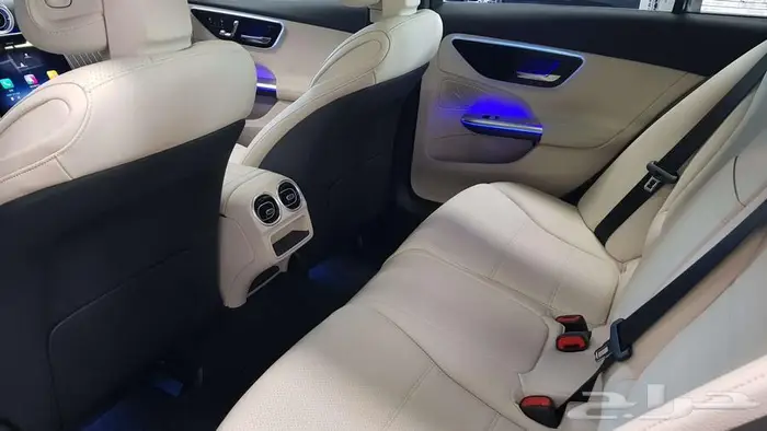 مرسيدس C200 موديل 2025 اصفار 11