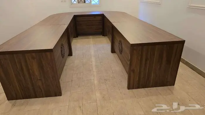 طاولة الاجتماع متوفر بتصاميم عصرية وفي توصيل نفس يوم طلب 2