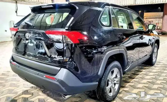 تويوتا راف فور LE بنزين دفع رباعي 2025 2