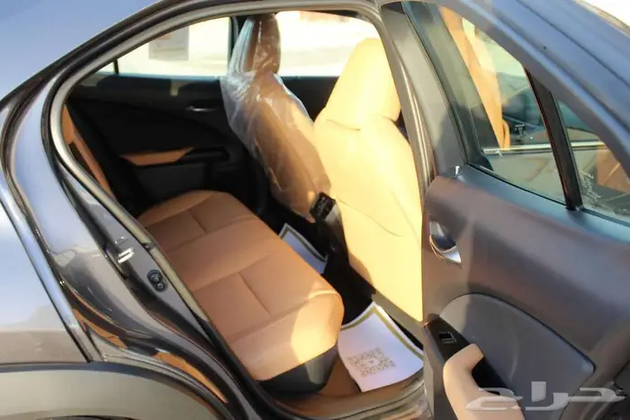 لكزس - UX 300 - CH - فل كامل - خليجي - 2025 السعر 173000 9