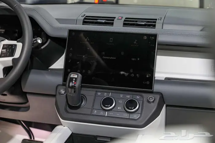 لاند روفر دفيندر 110 SE X-Dynamic V4 موديل 2026 7